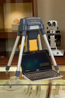 XRF-analysaattori