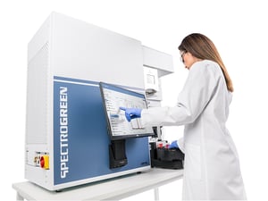 spectrogreen_instrument_with_user_2020_840x630